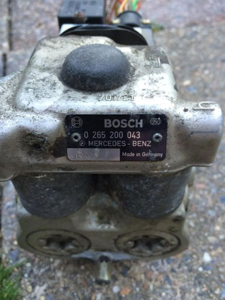 Porsche 968 ABS pump refurbishment.